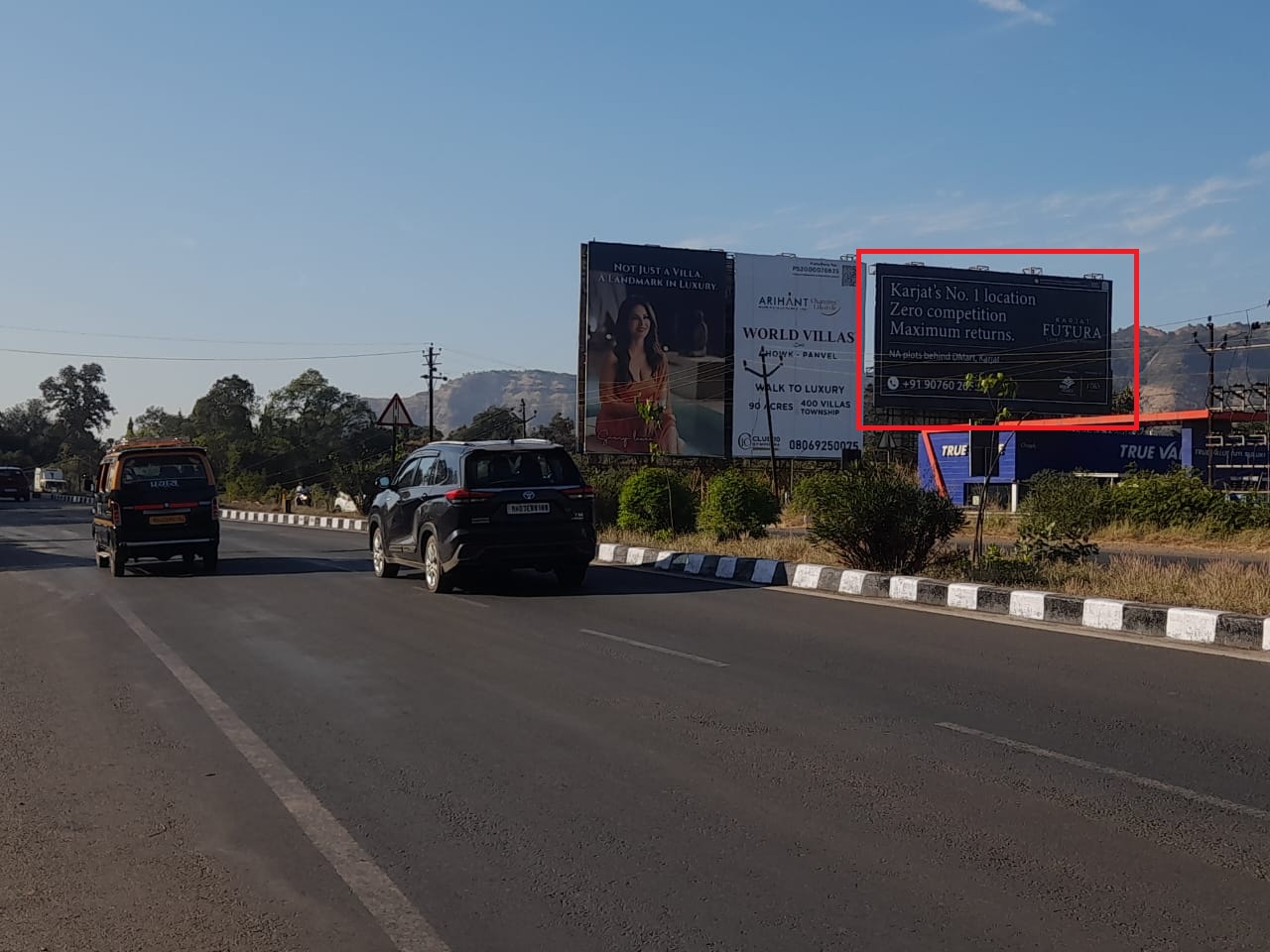 mumbai road hoarding